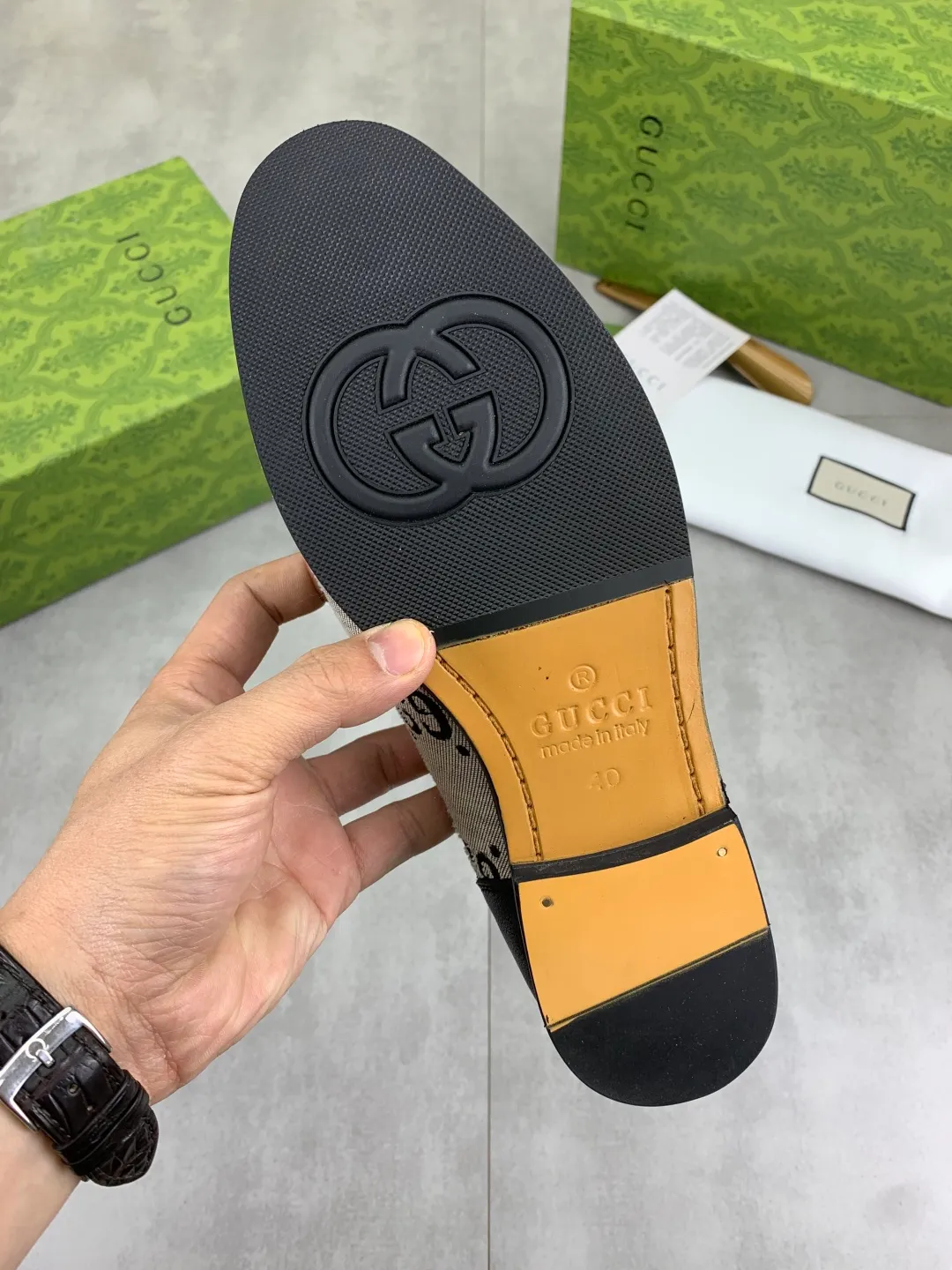Men's Men's Shoes💰P580💰【New Style】Water-dyed Niuli Gucci's most popular selection of lazy slip-on leather shoes (Gucci) official website latest Gucci lazy leather shoes, hot style 💥 simple and elegant style, exclusive for trendy men. Unique official website latest brand original double G embossing Elements 👑 Original Gucci decoration, fashionable and elegant, fabric original calfskin ✅ fully imported first-layer cowhide lining, official website designated wear-resistant, rubber business outsole, classic model taken at the counter in real life 🎬38-44 black brown optional